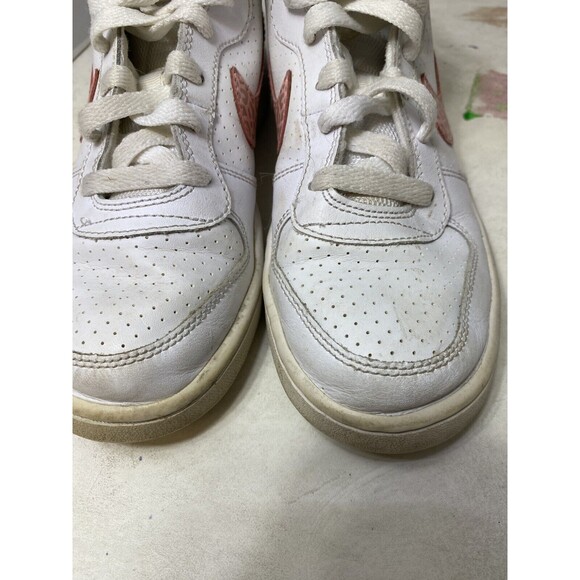 NIKE COURT BOROUGH 845107-101 SIZE 4Y WHITE PINK YOUTH SHOES 2017 - Picture 7 of 10